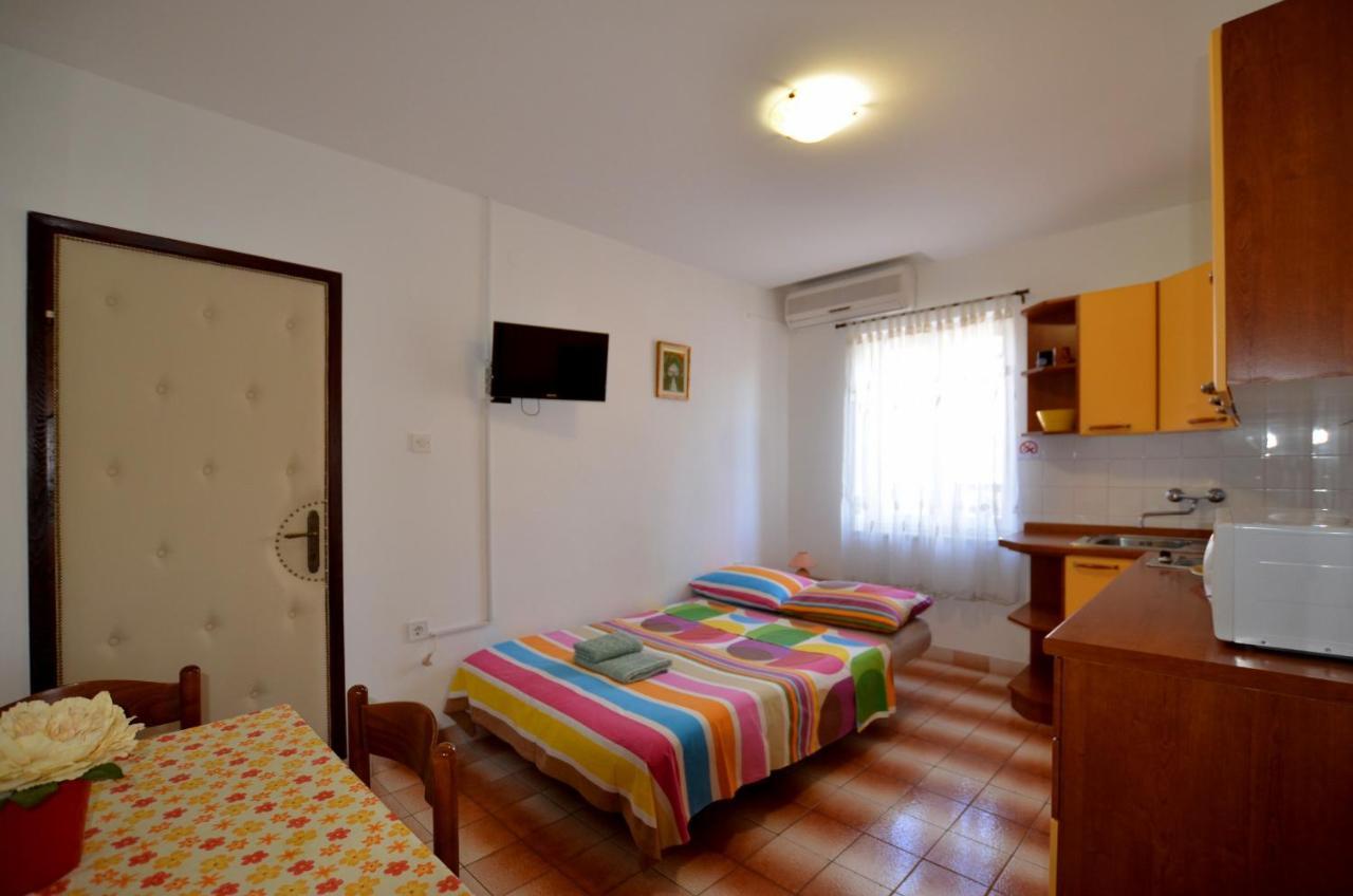 Galant Apartments روفينج الغرفة الصورة