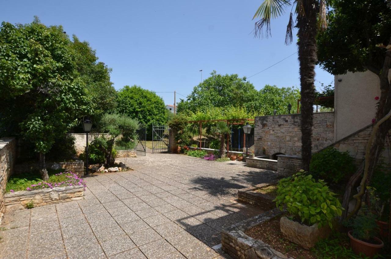 Galant Apartments روفينج المظهر الخارجي الصورة