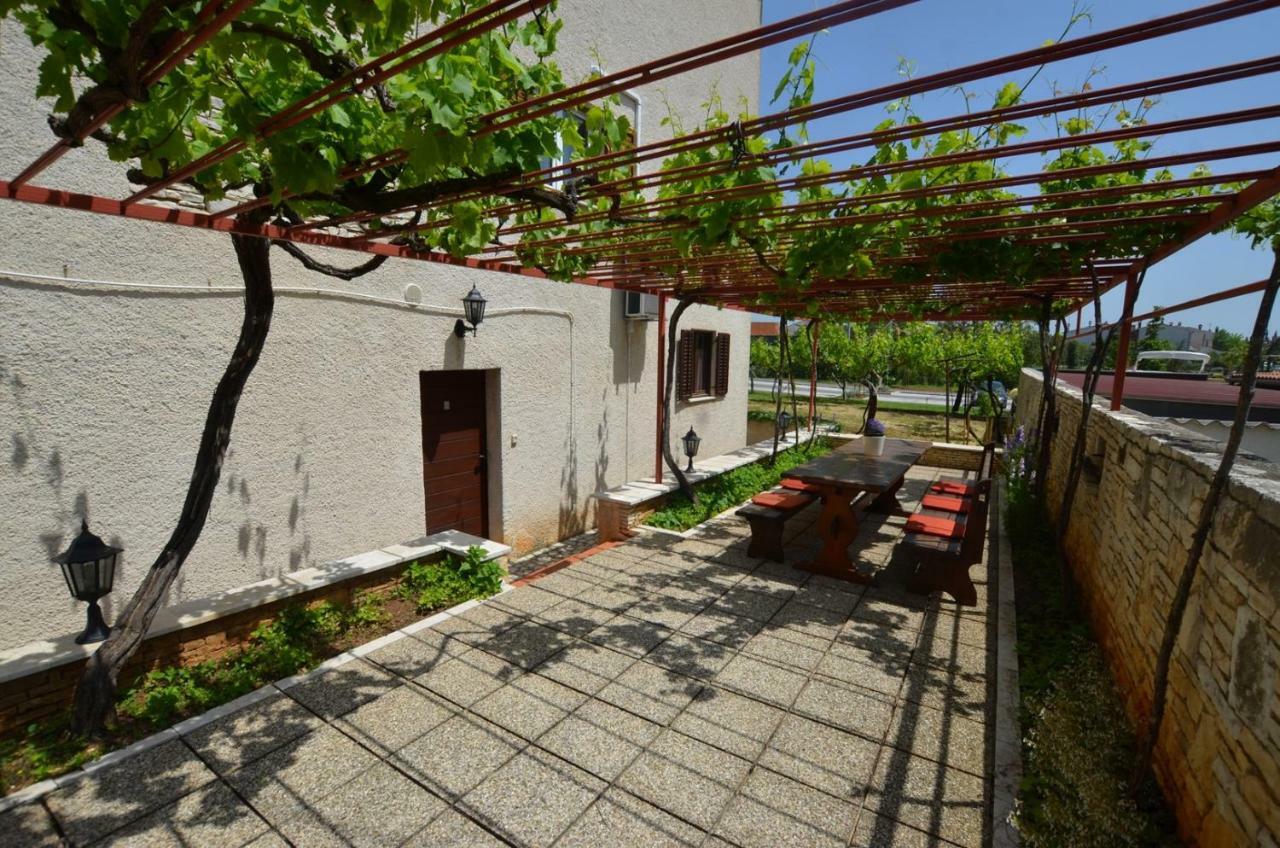 Galant Apartments روفينج المظهر الخارجي الصورة