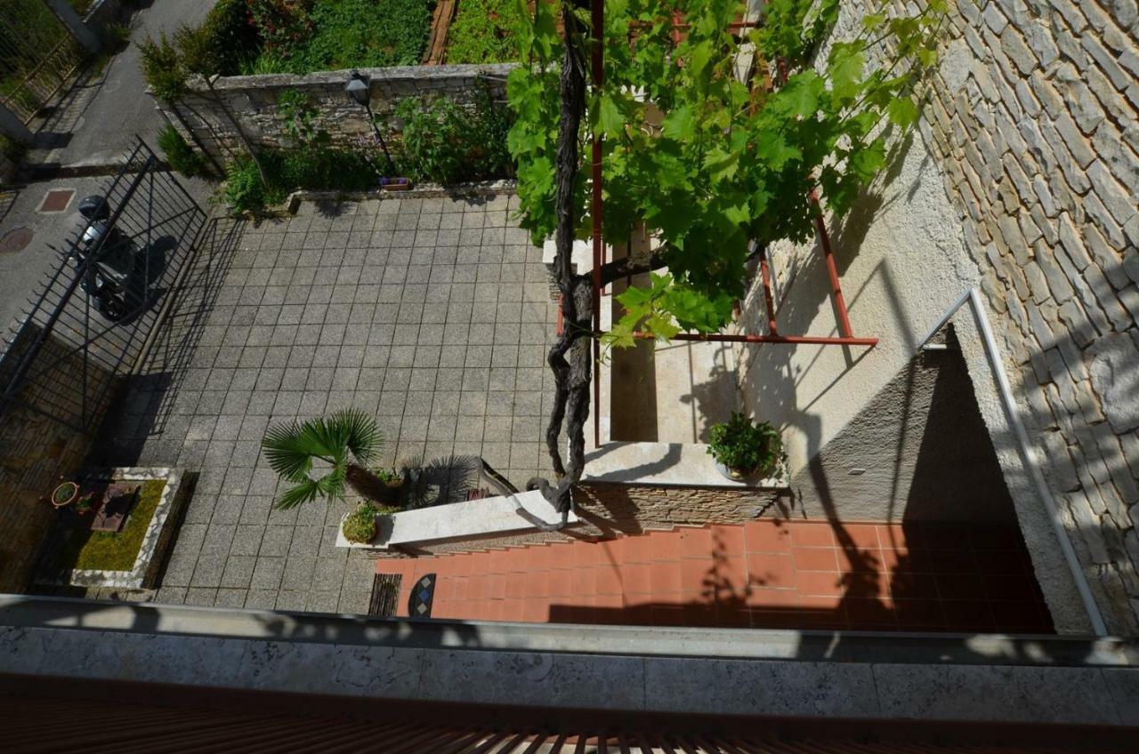 Galant Apartments روفينج المظهر الخارجي الصورة