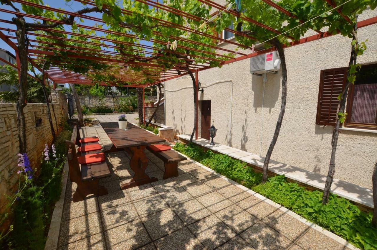 Galant Apartments روفينج المظهر الخارجي الصورة